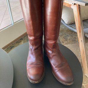 Frye Melissa cognac zip back button 9B